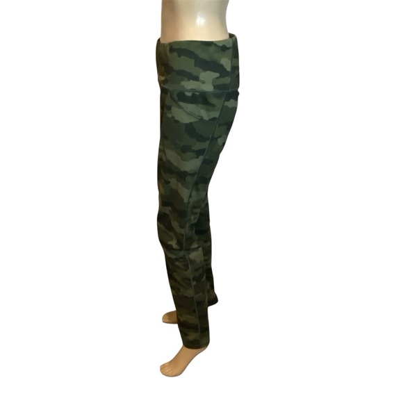 Duluth Trading Co. NoGa Full Length Sculpting Legging Green Camo Sz Med x 31 EUC - Picture 3 of 9
